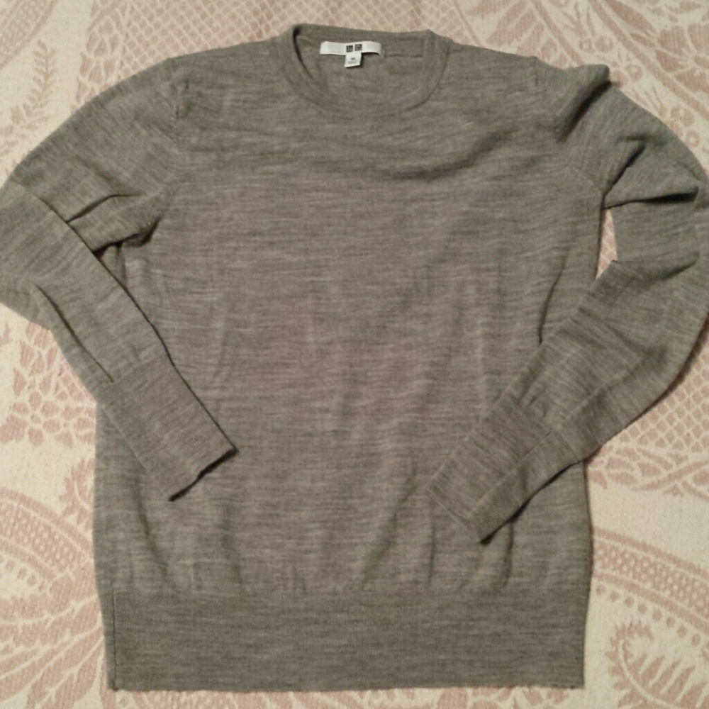 Uniqlo wool crew neck sweater